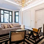 Antique Glam Apartment In Old Town Prague