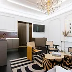 Antique Glam Apartment In Old Town Prague