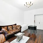 Comfort Central Apartment, 4Bdrm, 2Bthrm