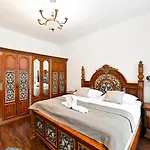 Comfort Central Apartment, 4Bdrm, 2Bthrm
