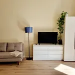 7Th Heaven Apartment Close To Metro And Center