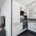 Eli Spacious Apt With Old Town View, Parking & Ac