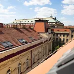 Bohemia Apartment 95M