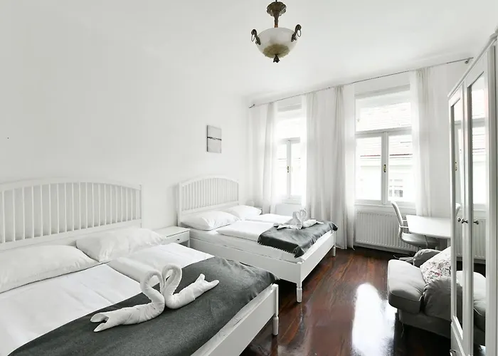 Comfort Central Apartment, 4Bdrm, 2Bthrm