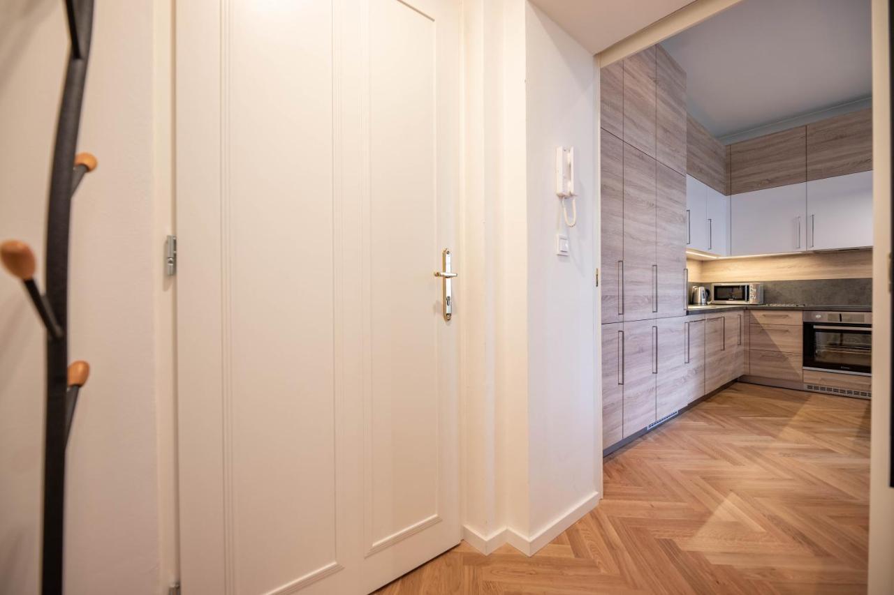 Apartment Friendly In Prag