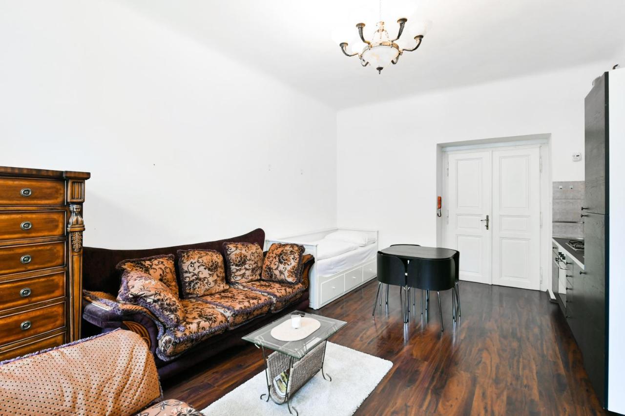 Comfort Central Apartment, 4bdrm, 2bthrm Prag