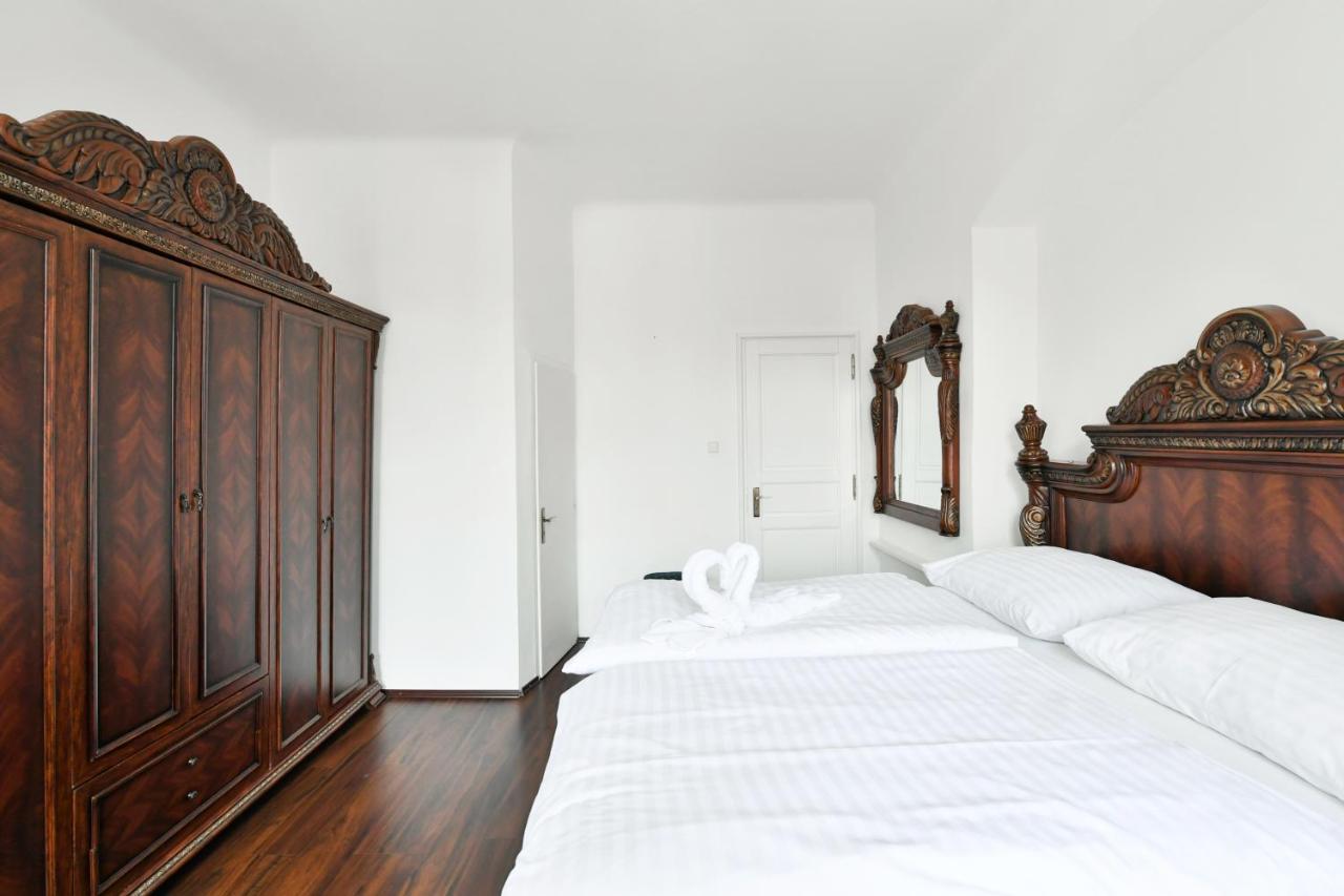Apartment Comfort Central Apartment, 4bdrm, 2bthrm Prag