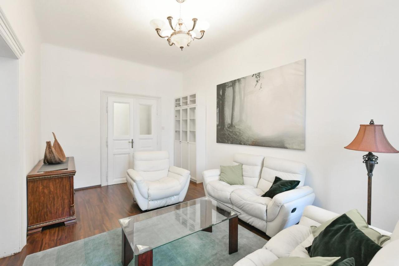 Apartment Comfort Central Apartment, 4bdrm, 2bthrm *