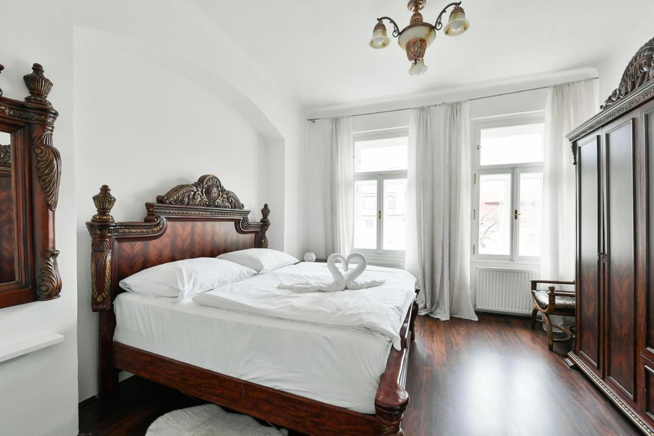 Apartment Comfort Central Apartment, 4bdrm, 2bthrm Prag