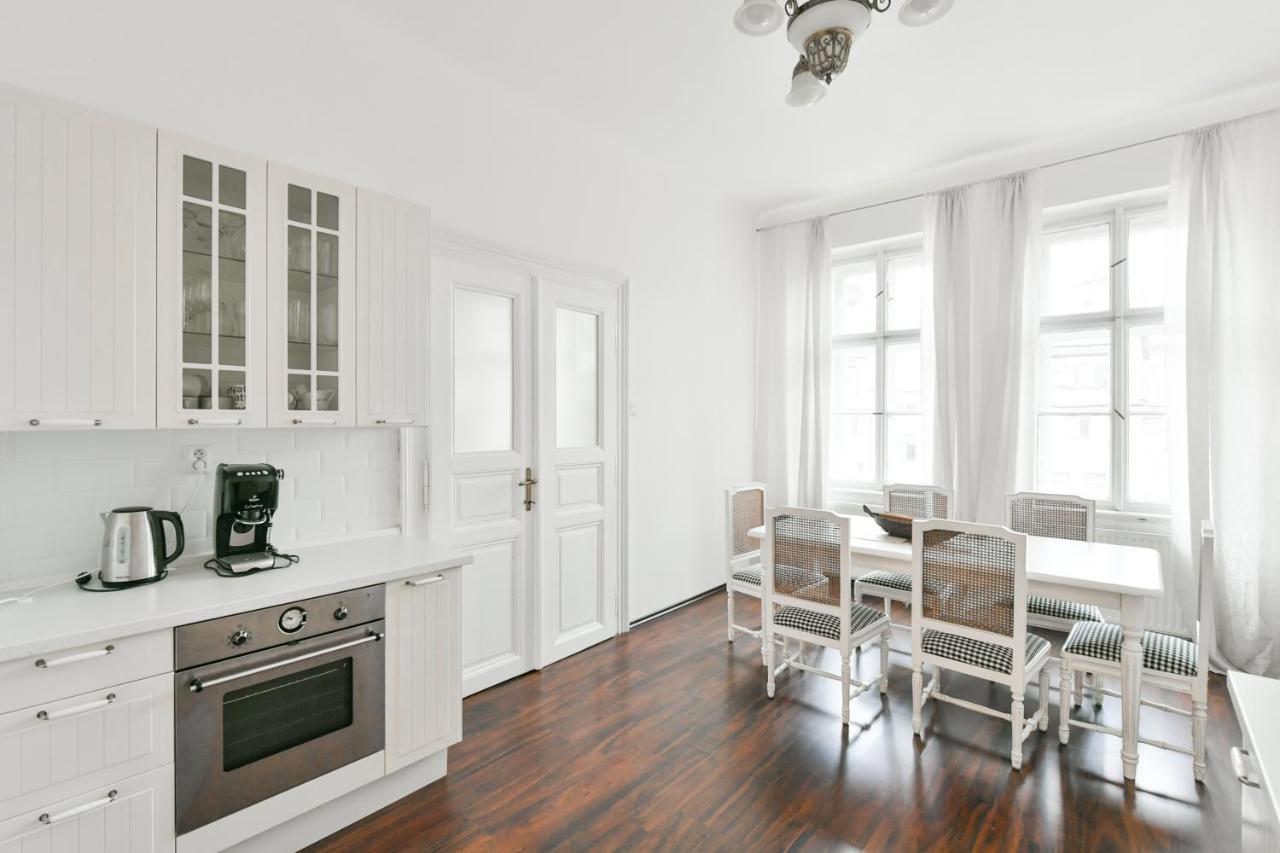 Comfort Central Apartment, 4bdrm, 2bthrm Prag