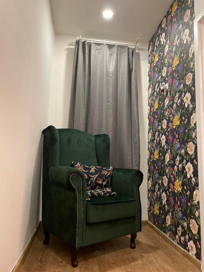 Apartment And Cozy Right At Tv Tower Prag