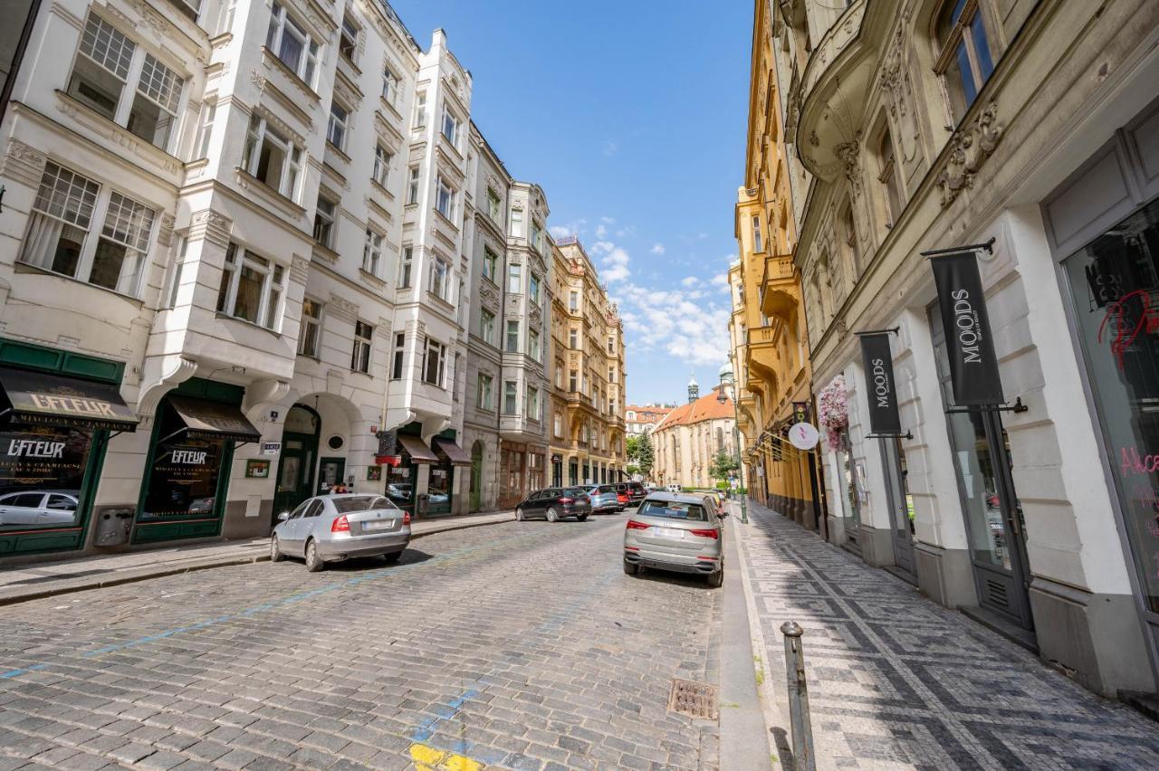 Days - Old Town - Spacious Prag