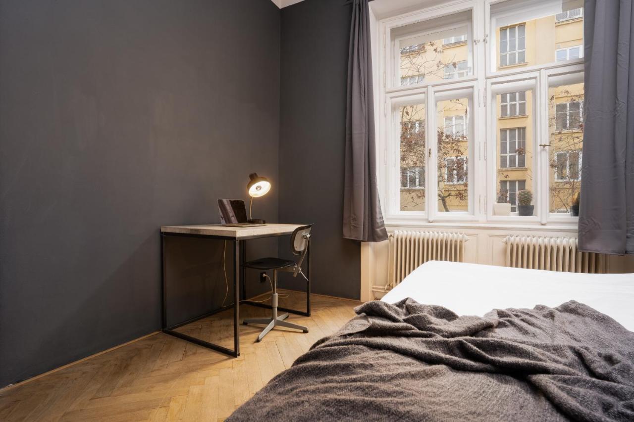 Days - 2bdr - Bright - Quiet Area Apartment