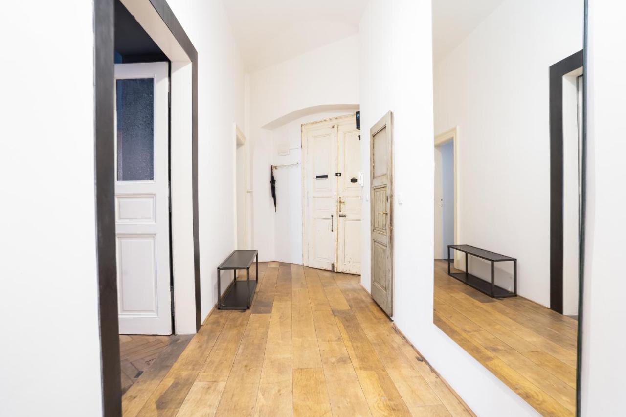 Days - 2bdr - Bright - Quiet Area Apartment *