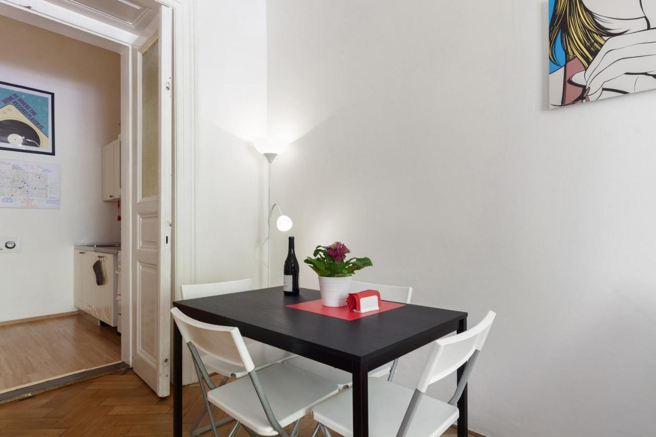 Apartment Like At In Center Of