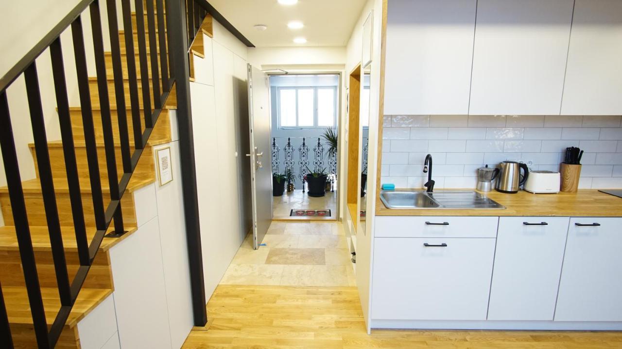 Rooftop No 22 - Center Art District Letna Apartment Prague