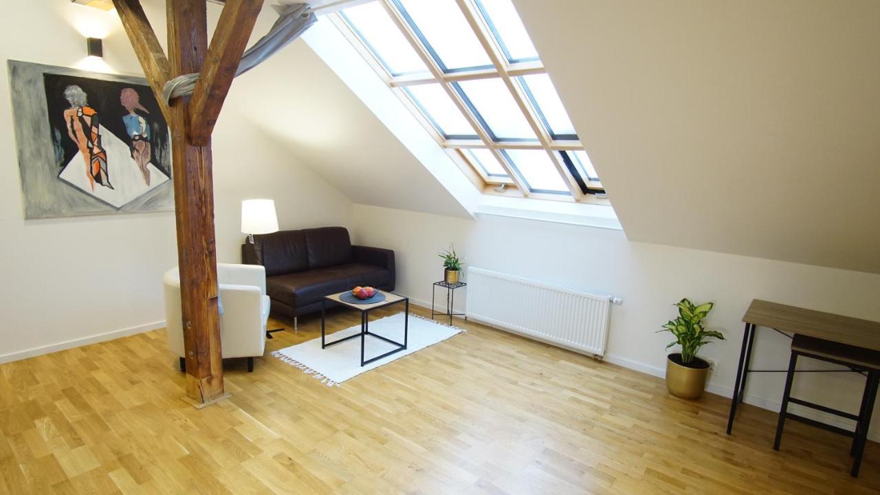 Apartment Rooftop No 22 - Center Art District Letna