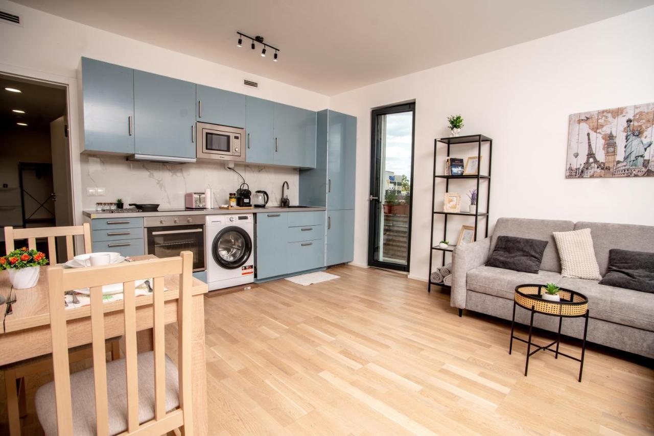 Free Parking- Newly Built Apartment *