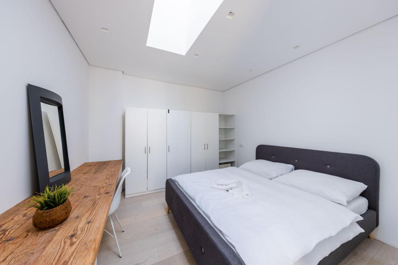 Boheme Charle's Square Apartment