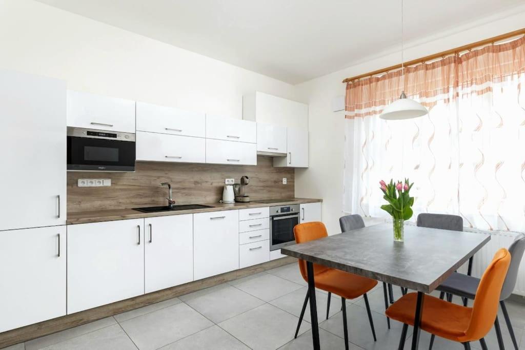 Apartment Modern 6min From The Castle Prague