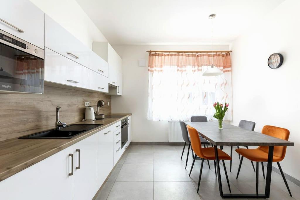 Apartment Modern 6min From The Castle Prague
