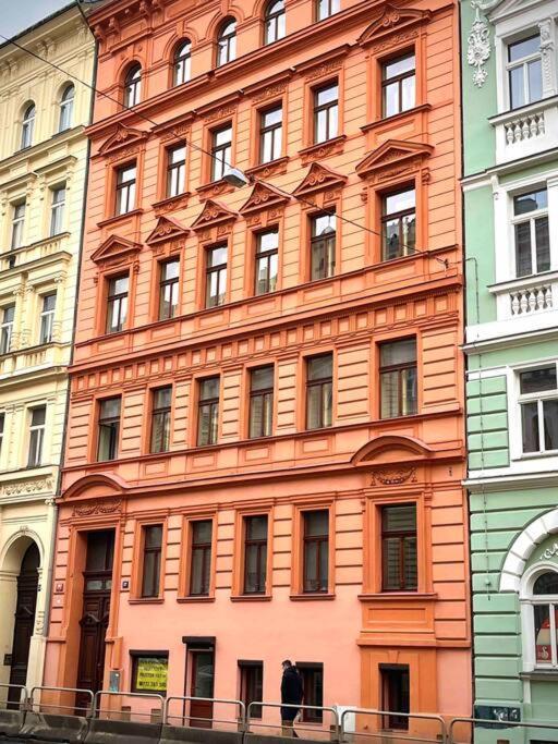 Leger * Prague