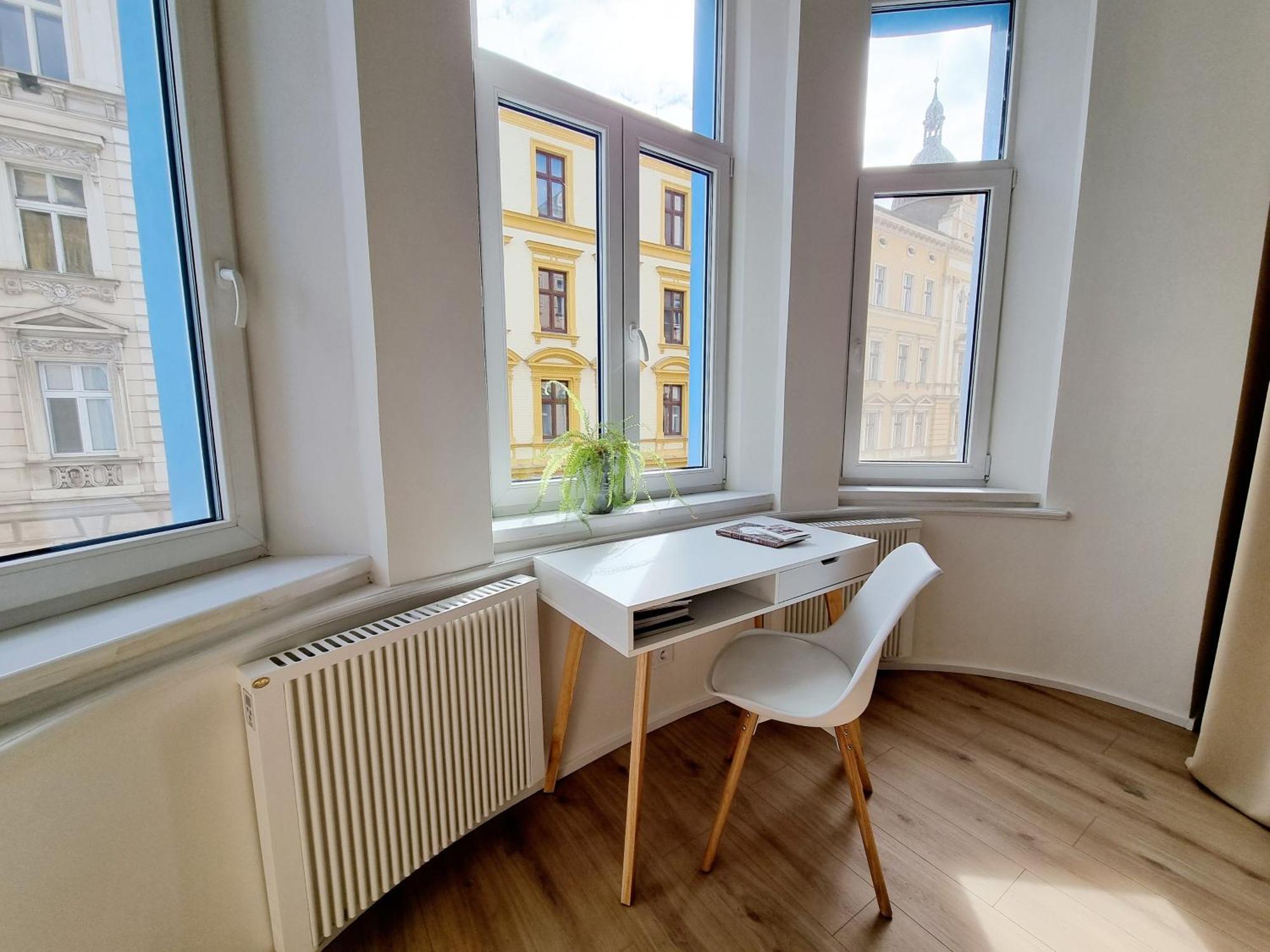 7th Heaven Close To Metro And Center * Prague