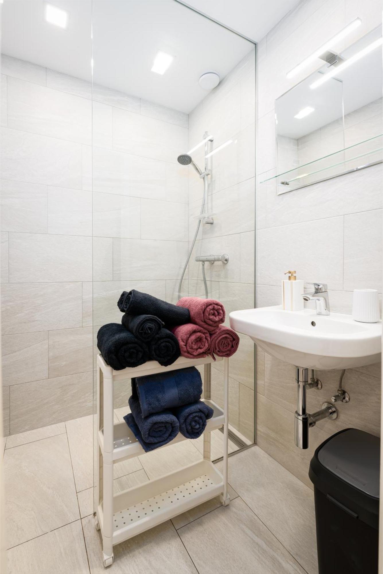 Apartment Kingdom Of 3 Roses