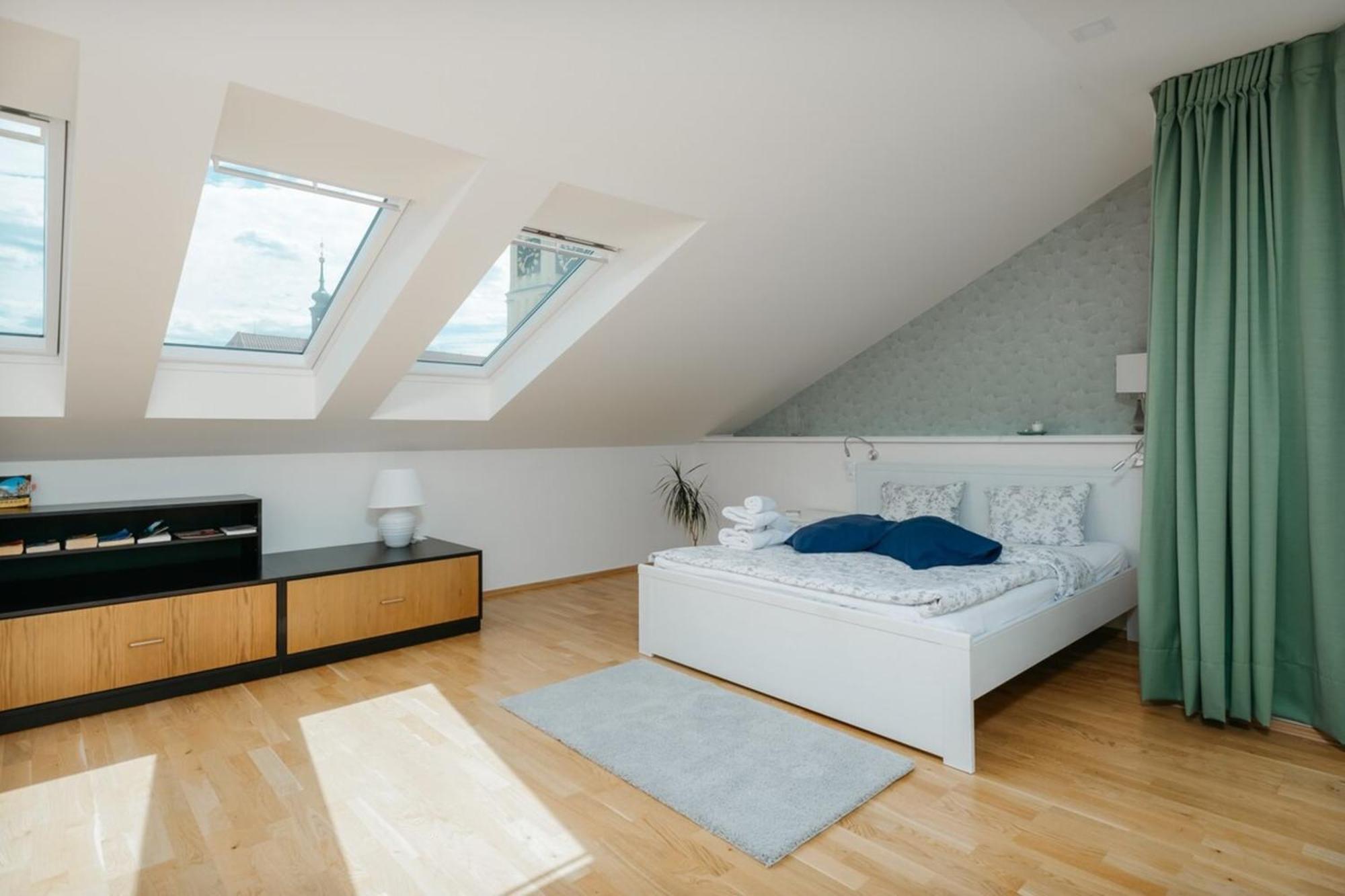 Eli Spacious With Old Town View, Parking & Ac Apartmán