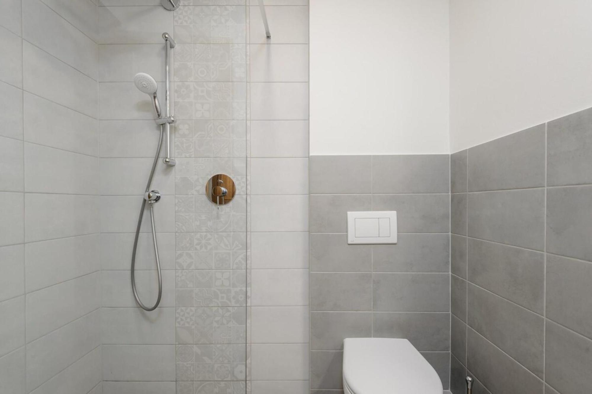 Eli Spacious With Old Town View, Parking & Ac Apartmán
