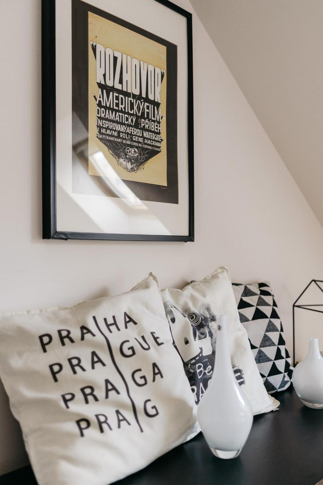 Roy 2 Bdr With Castle View, Parking & Ac Praha