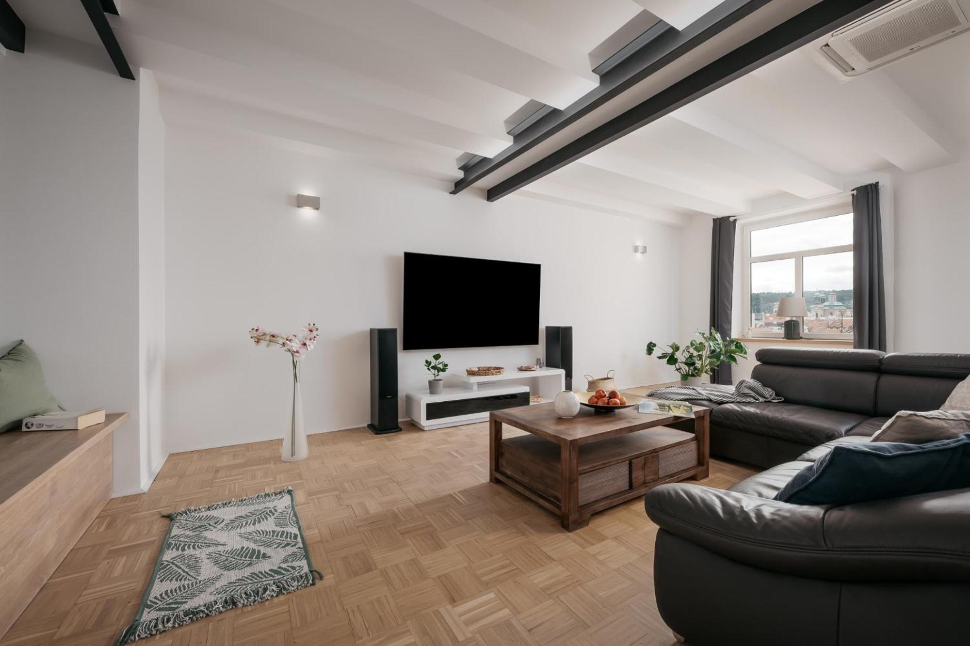 Lägenhet Dot 3 Bdr With Tyn Cathedral View & Ac