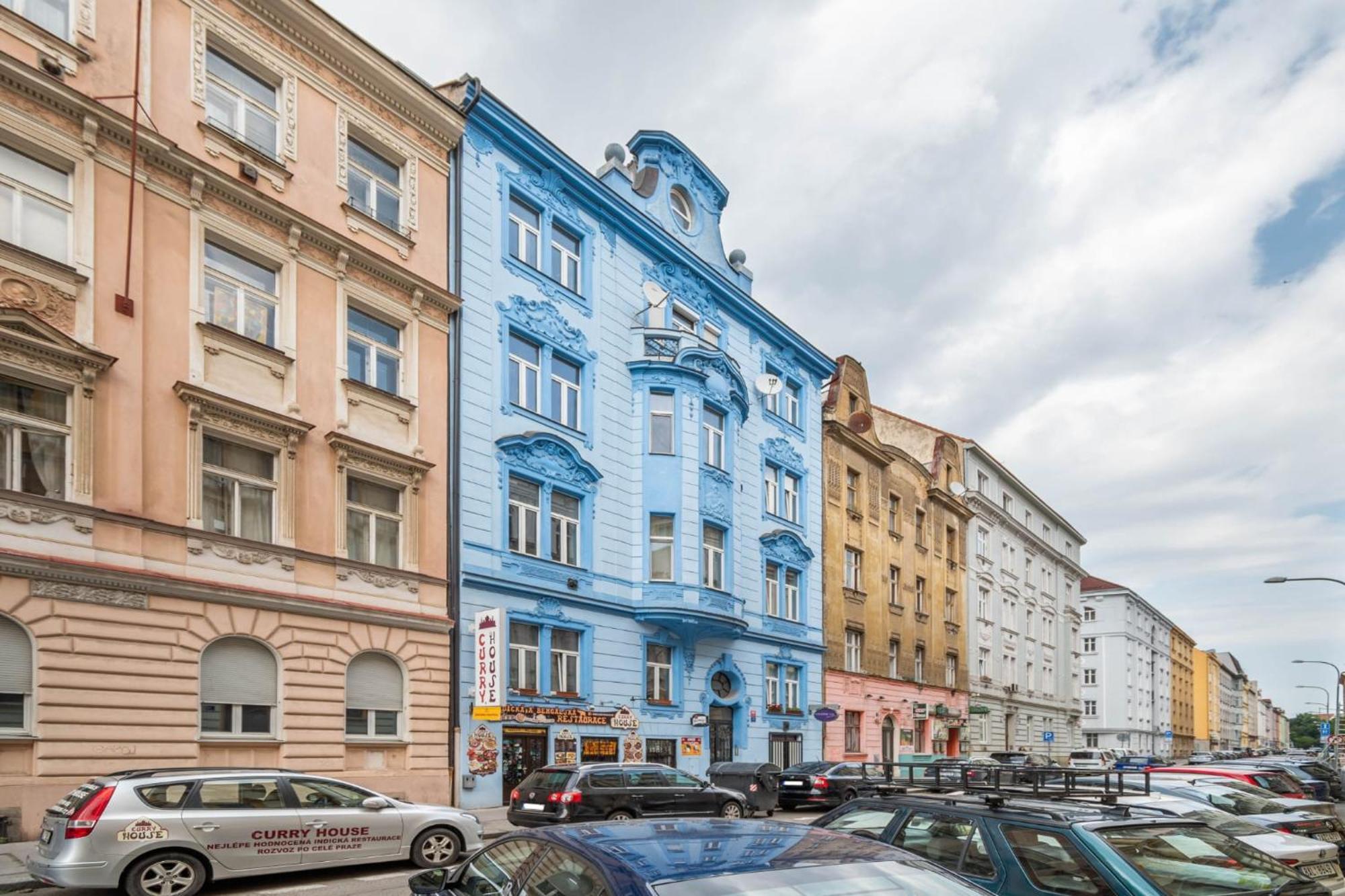 Apartment 7th Heaven Close To Metro And Center