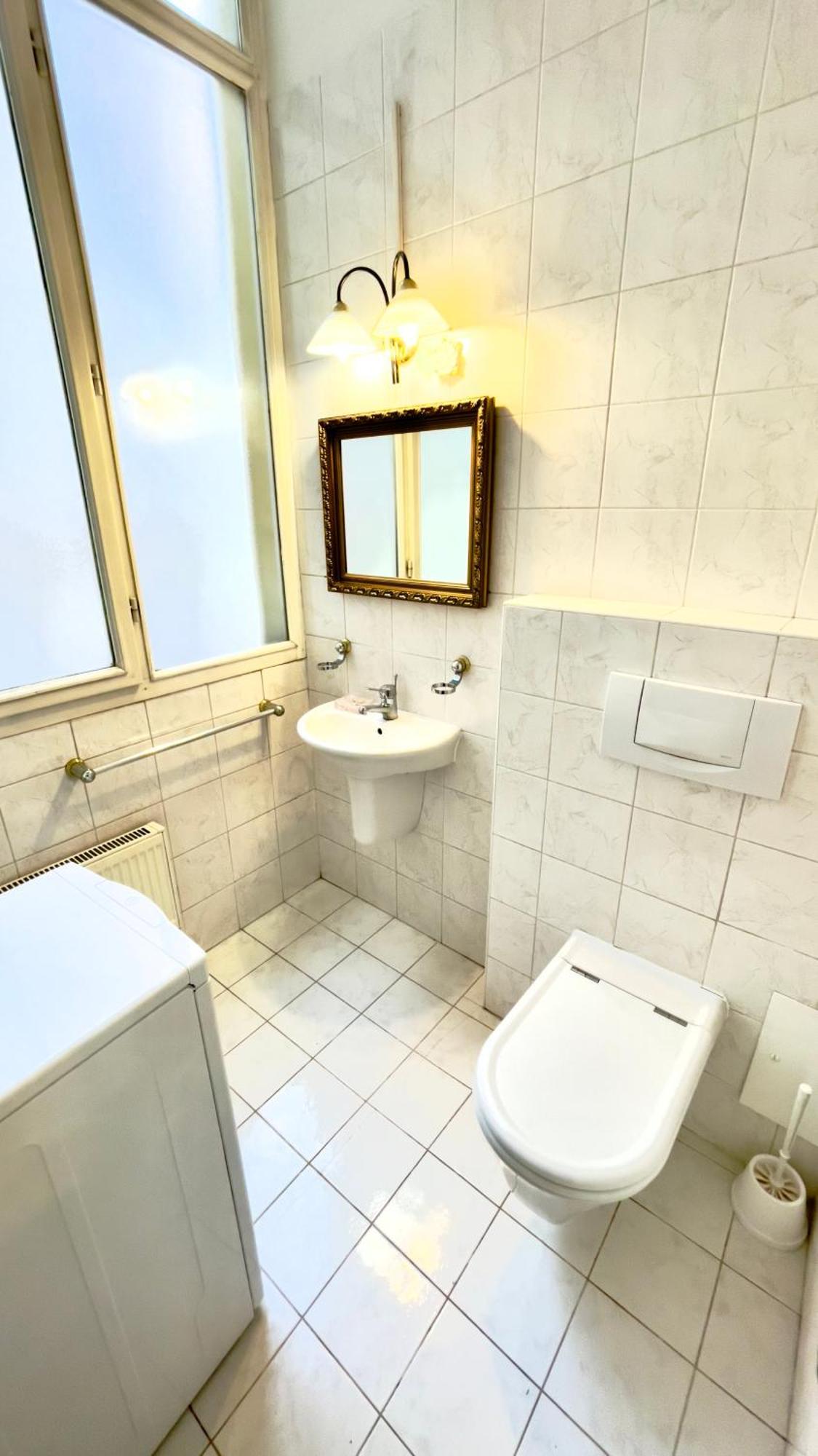 Center Of 369 Apartment *