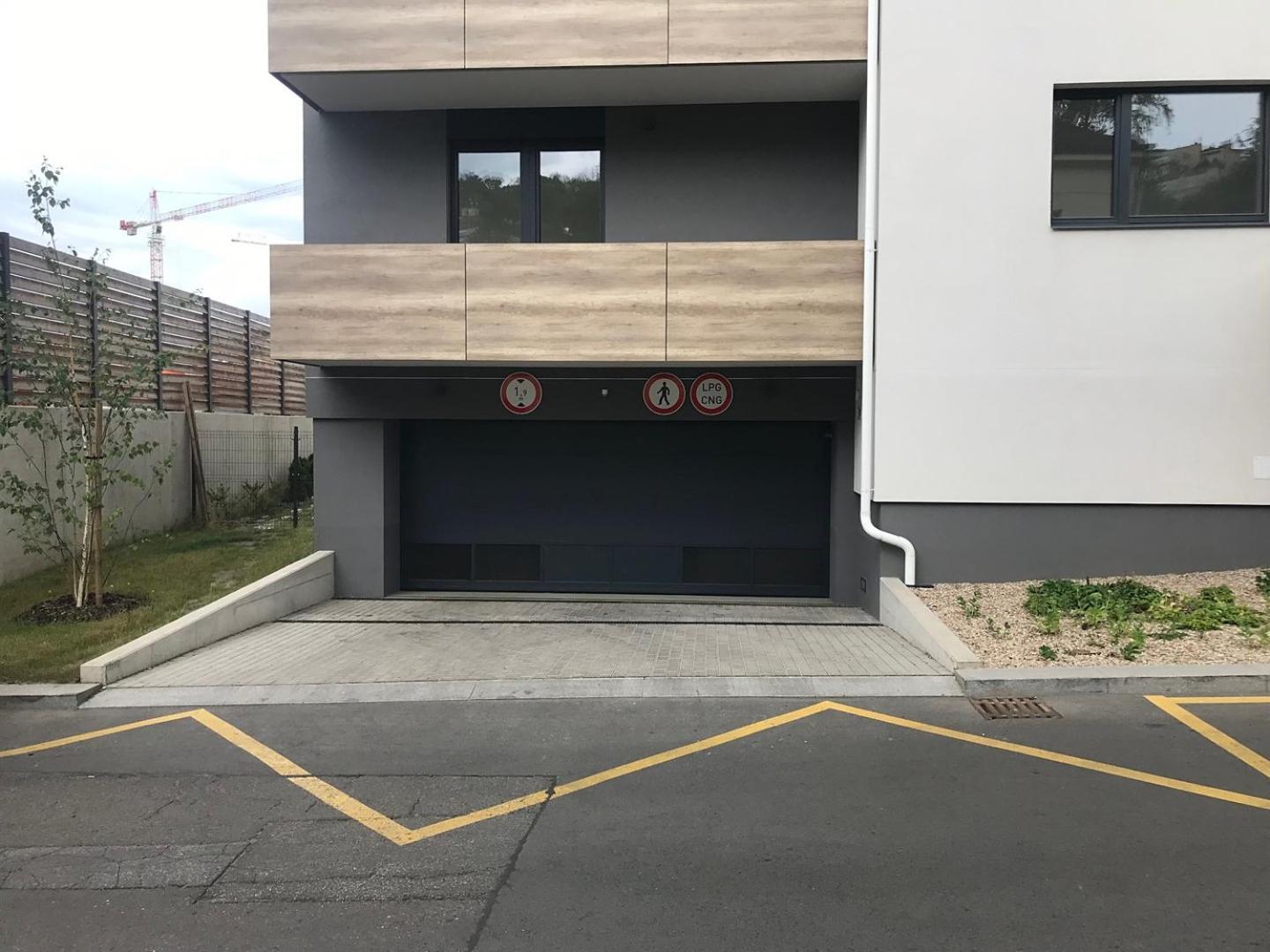 Apartment Free Parking- Newly Built *