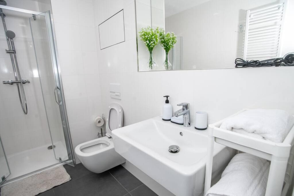 Apartment Free Parking- Newly Built