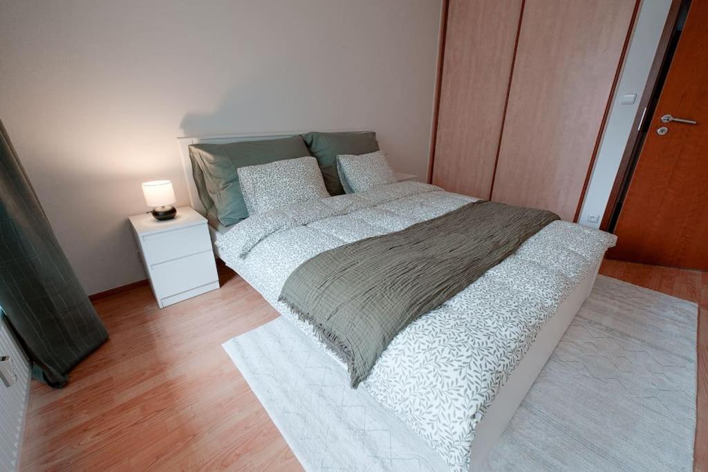 U Metra, 4 Hoste, Parking Free, Blizko O2 Arena Apartment Prague