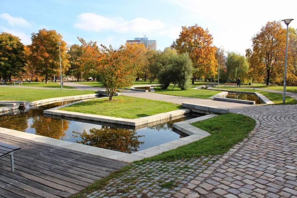 Apartment U Metra, 4 Hoste, Parking Free, Blizko O2 Arena Prague