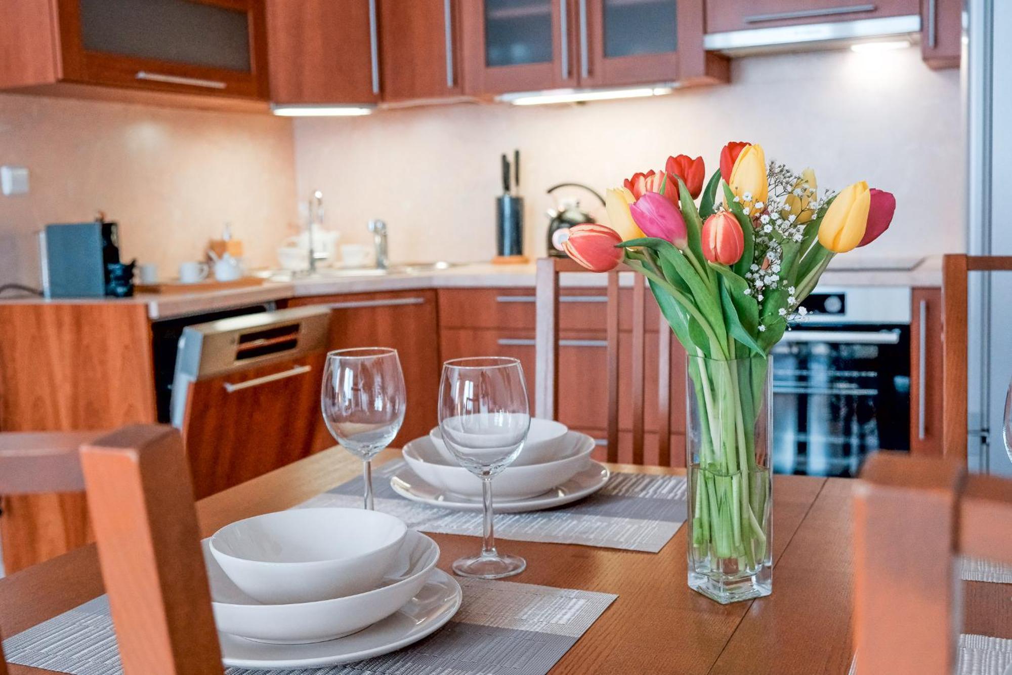 U Metra, 4 Hoste, Parking Free, Blizko O2 Arena