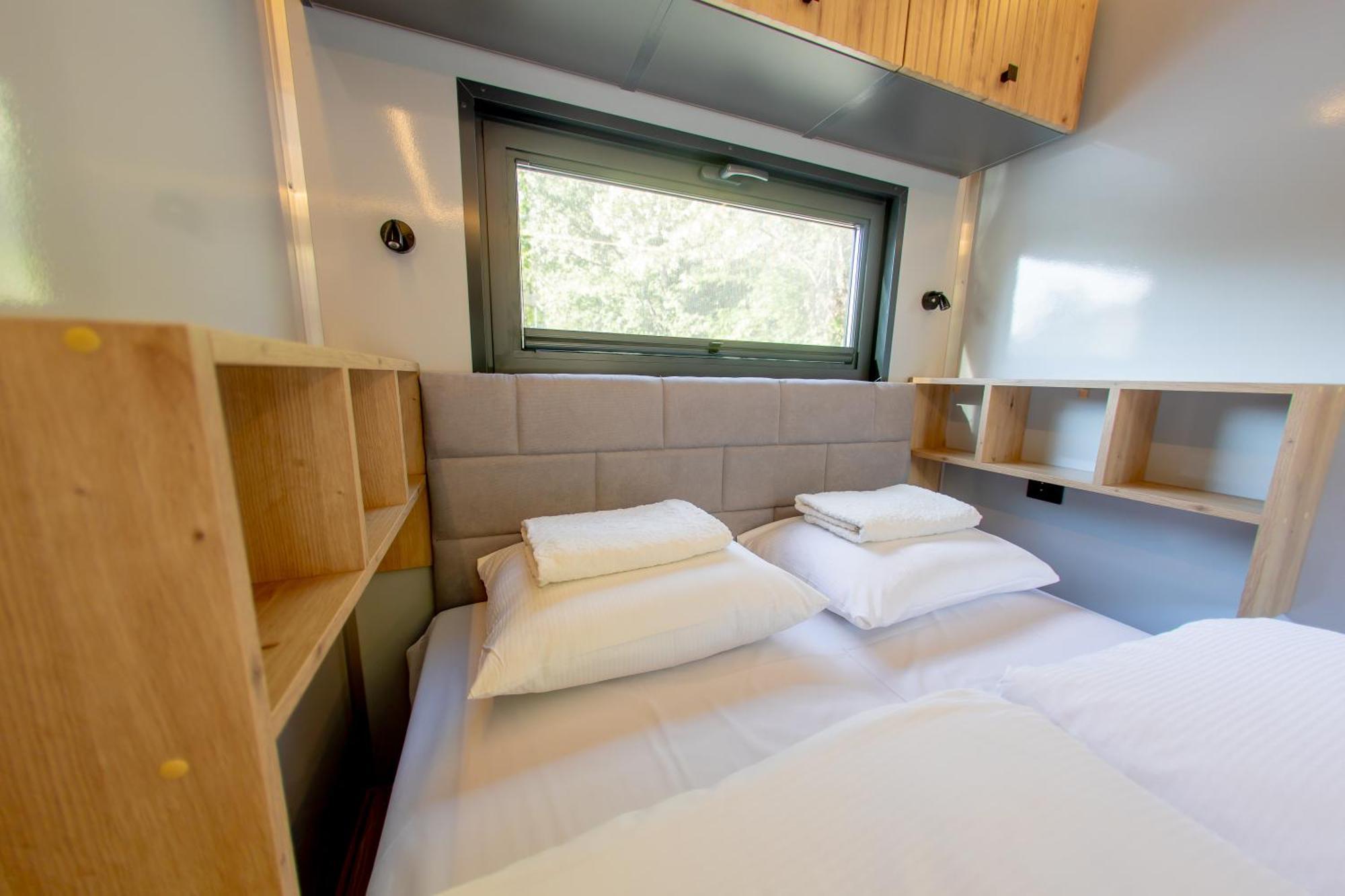 Bay Houseboats Prag