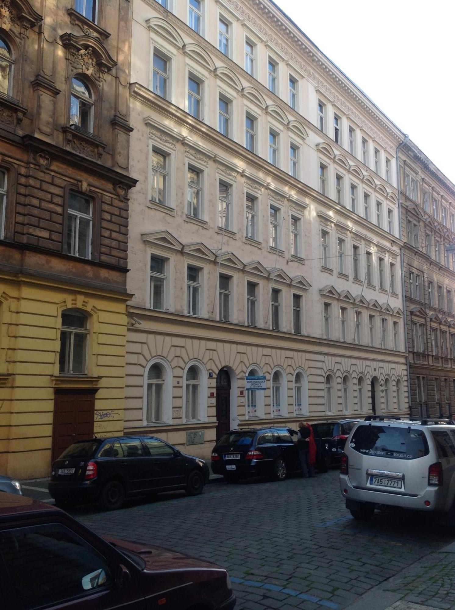 Holec Apartment *