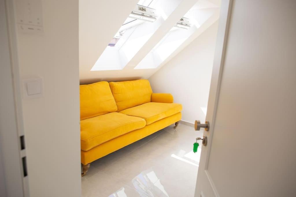 Bohemia 95m Apartment *