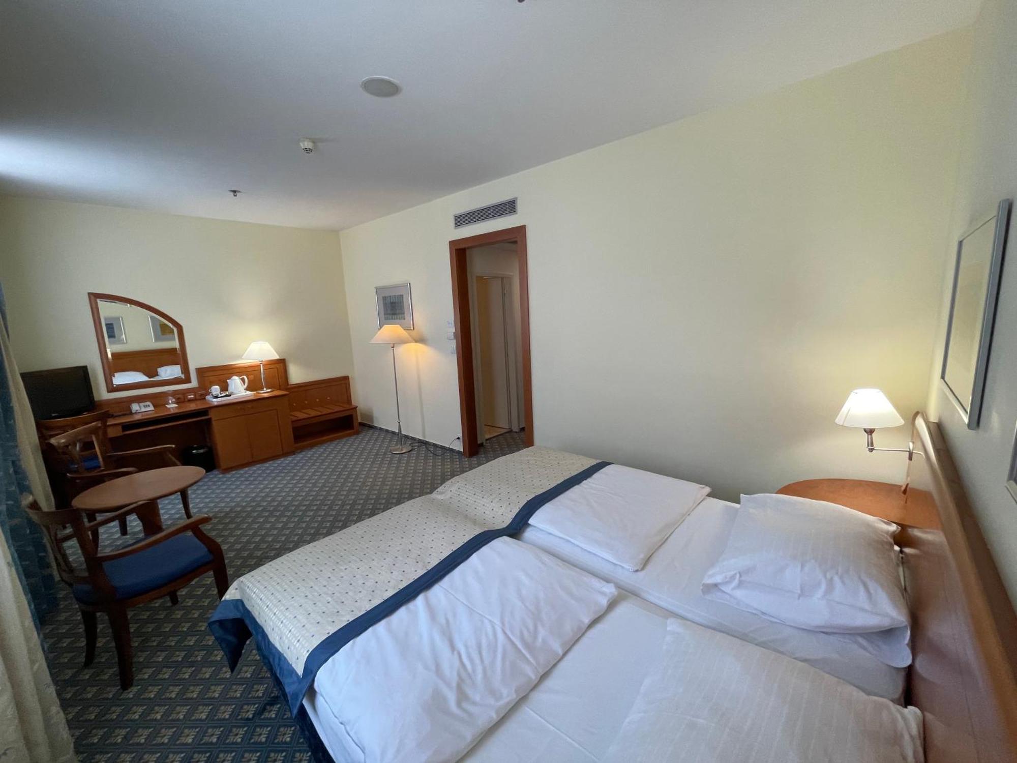 Hotell Ramada Centre Prag