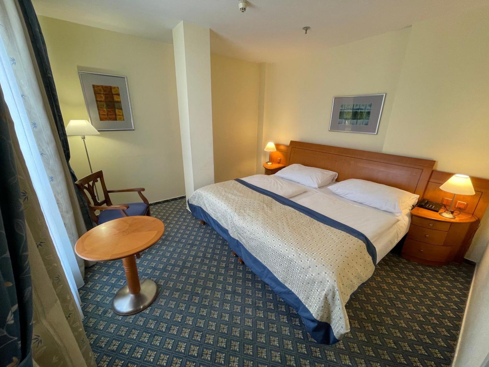Ramada Centre Hotell