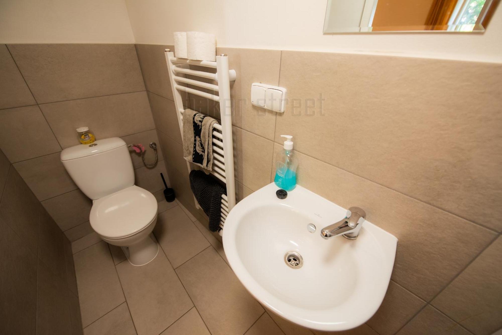 Apartmán Storey Close To Metro Palmovka *
