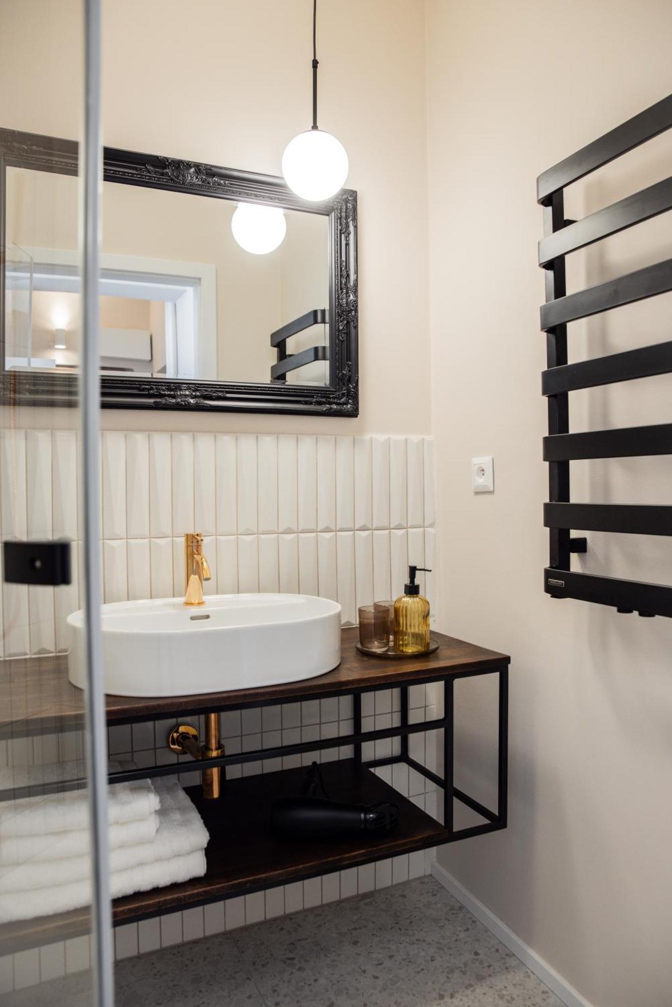 Eleven Apartment
