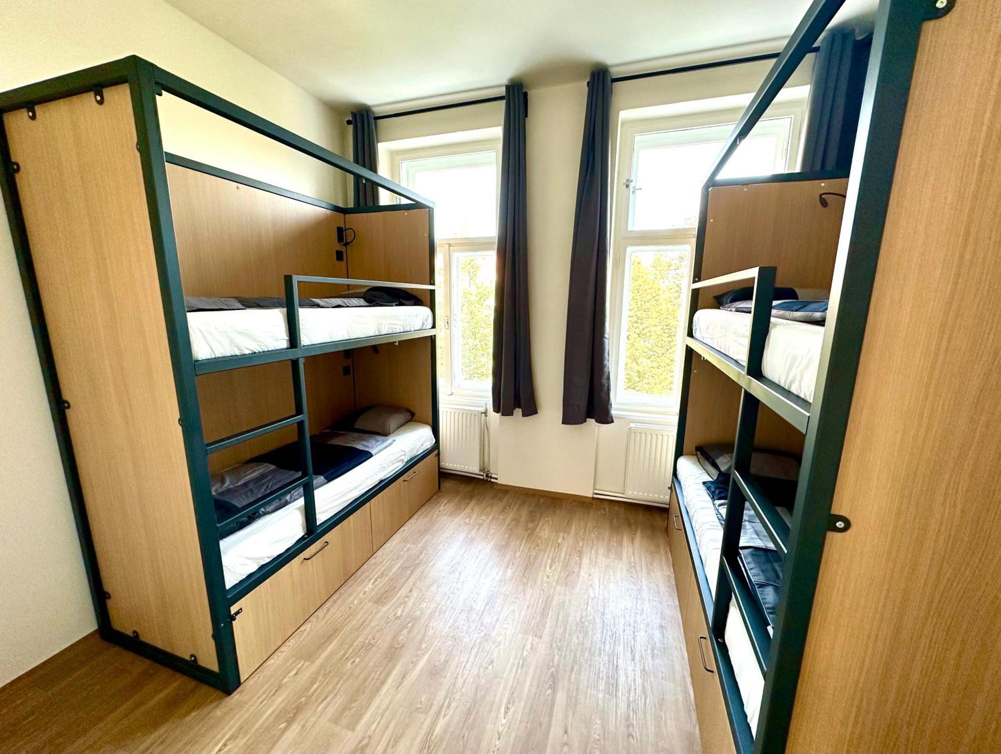Onefam Arbes Hostel *