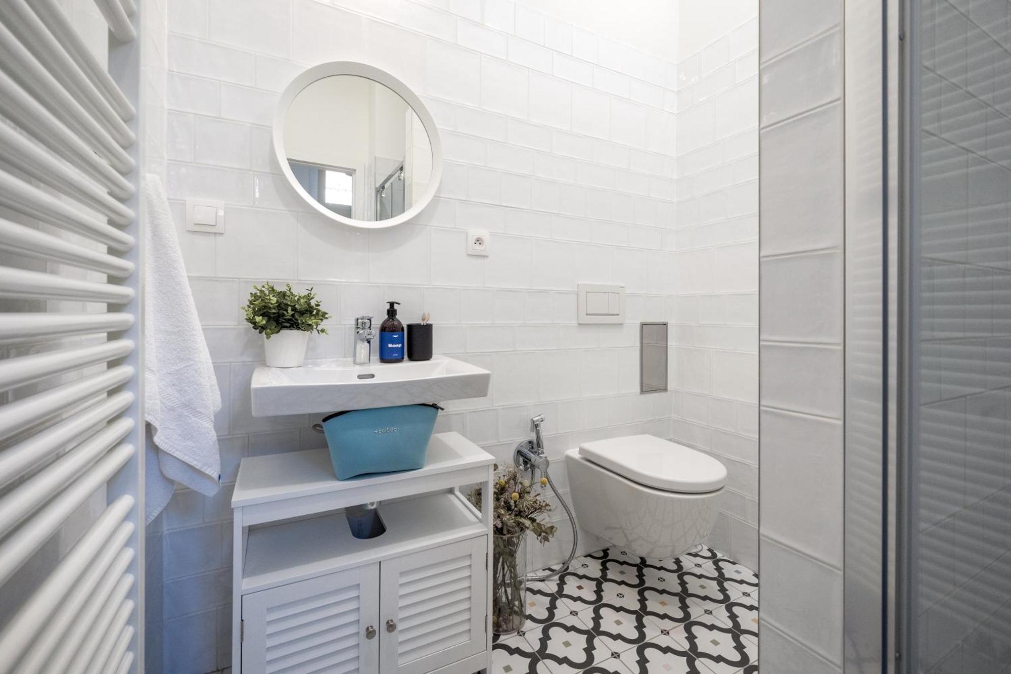 Days - Private Terrace - Spacious - Hip District Apartment Prag