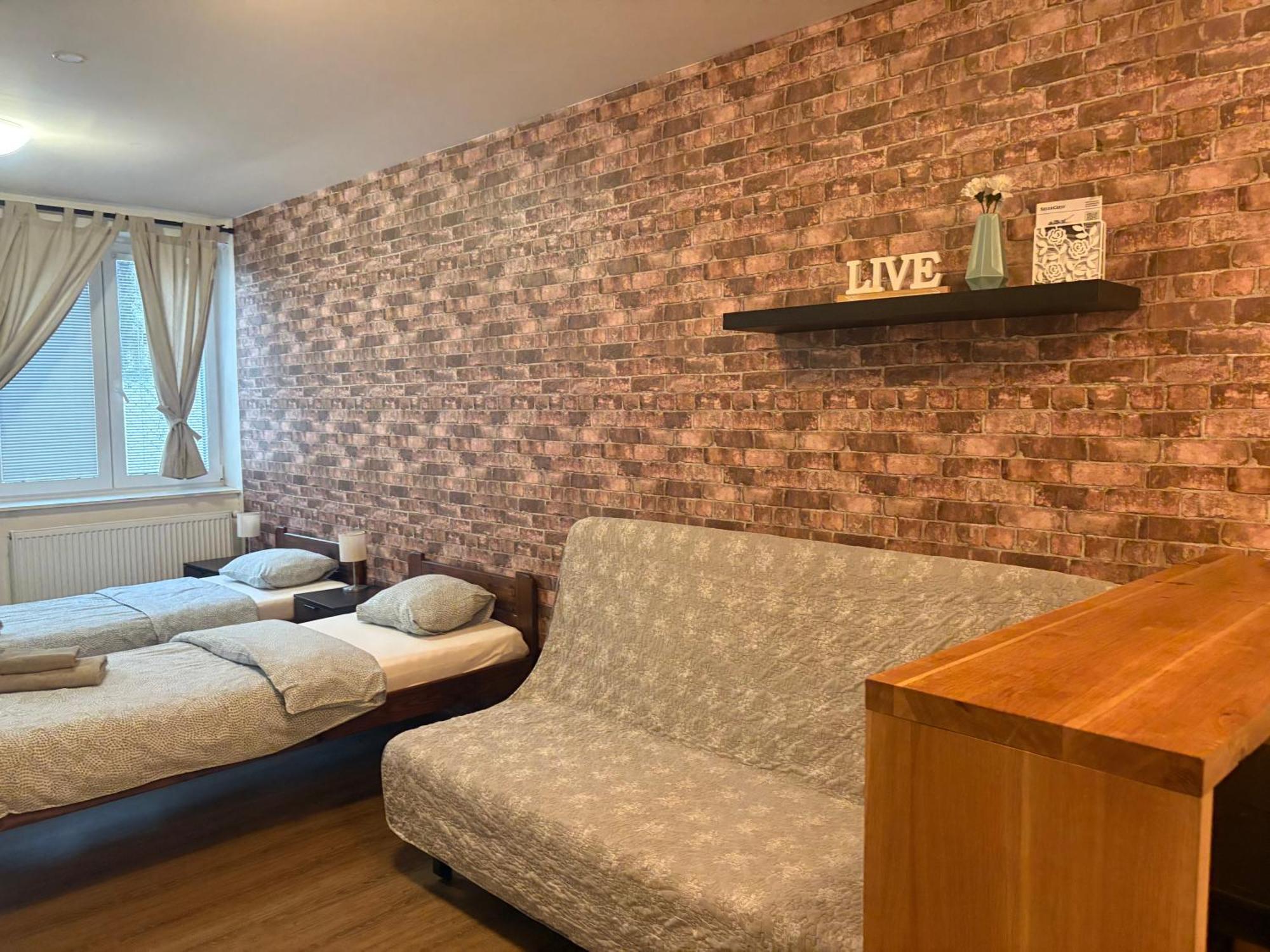 Zizkov Cosy Lägenhet *