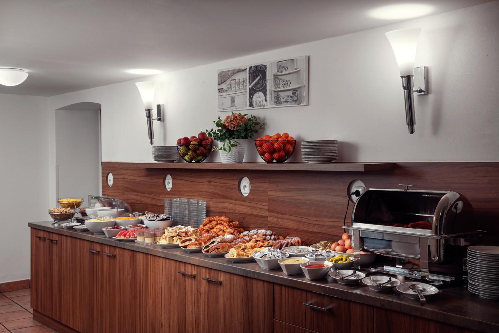 Ambiance Hotell 4*